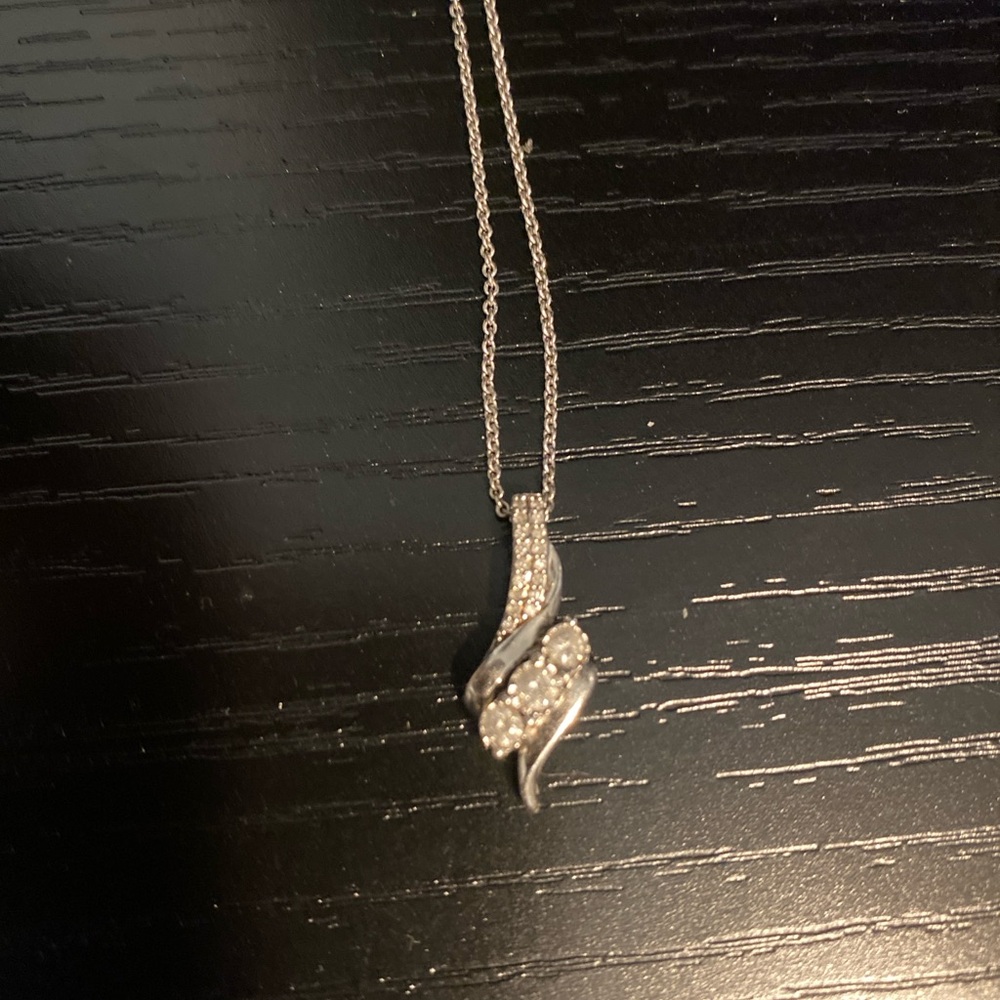 Elegant Silver Necklace with triple Diamond curve, 18 inch chain